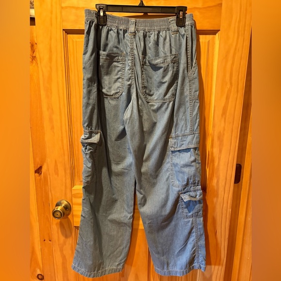 Almost Famous Juniors Faux Denim Cargo Pants Large Med wash - Picture 2 of 8